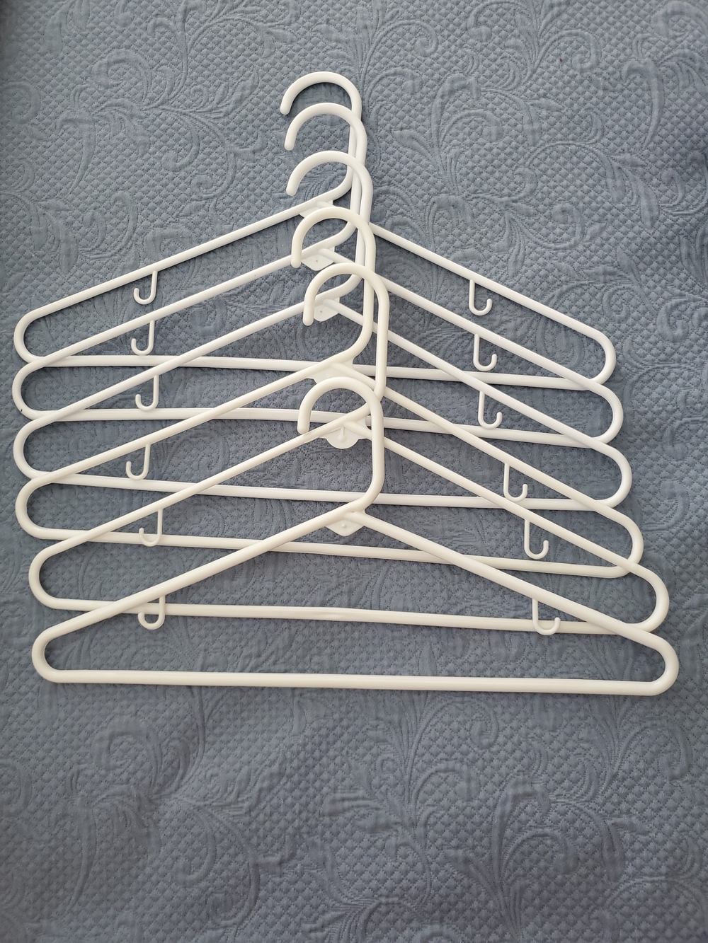 Set of White Plastic Clothing Hangers With Hooks - 6 Pack
